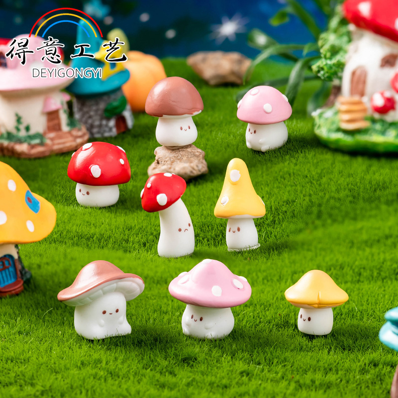 Moss Micro Landscape Cute Smiley Small Mushroom Ornaments Gardening Potted Plants DIY Landscaping Ornaments Resin Small Ornaments