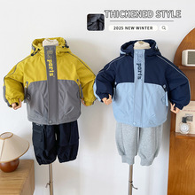 风之谷2025冬季新款儿童户外运动风连帽冲锋衣外套男女童洋气棉服
