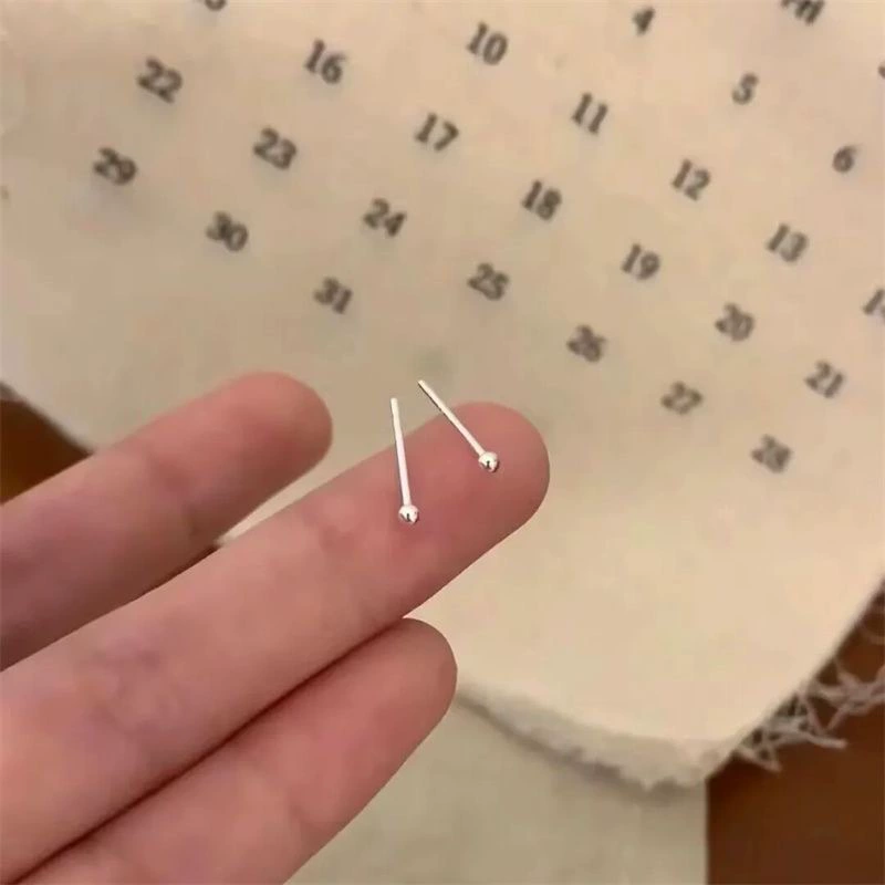 Посеребренные серьги-гвоздики для женщин, мини-простые универсальные студенческие серьги, гипоаллергенные серьги-гвоздики и серьги-гвоздики.
