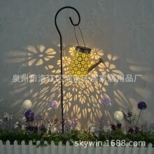 跨境铁艺雏菊花瓣水壶铜钱太阳能灯笼牧羊钩 solar light kettle