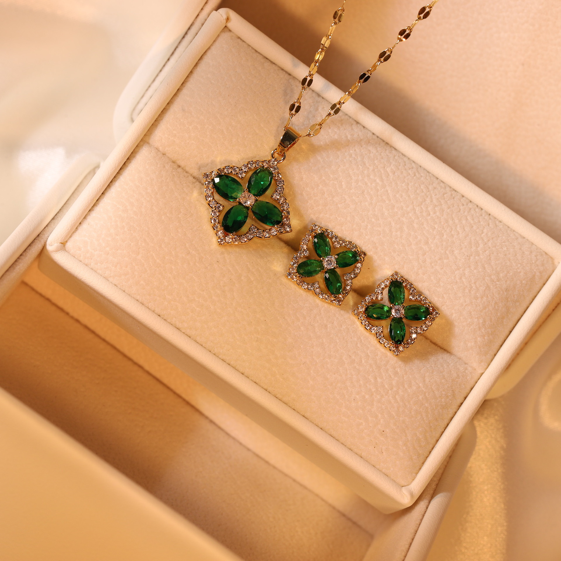 Retro Four Leaf Clover Titanium Steel Inlaid Zircon Earrings Necklace