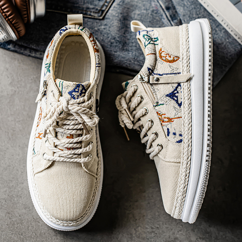 Zapatos de hombre 2025 nuevo estilo de primavera y verano para hombre deportes de fondo plano todo fósforo tendencia de moda simple zapatillas de deporte casuales para hombre