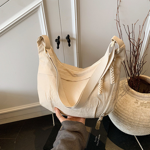 Women's Large Capacity Bag 2025 New Lightweight Shoulder Bag Versatile Commuter Women's Bag Crossbody High-end Dumpling Bag