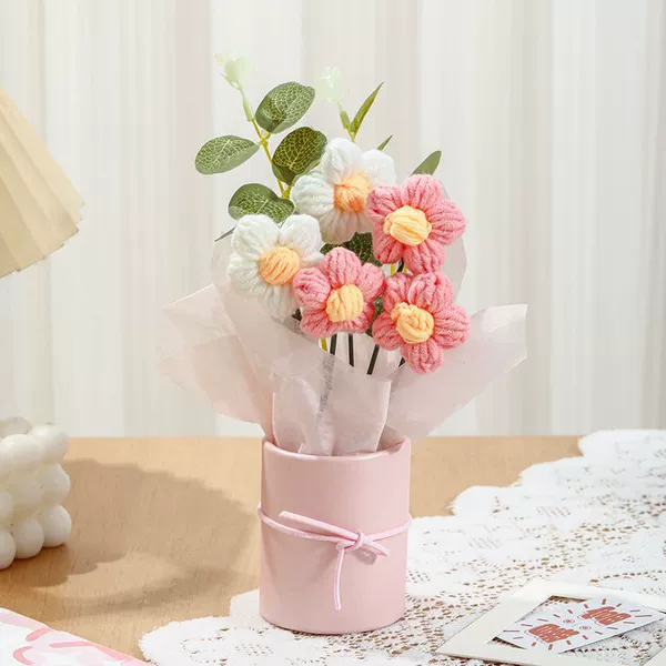 Flower-shaped, fuchsia, wide color palette