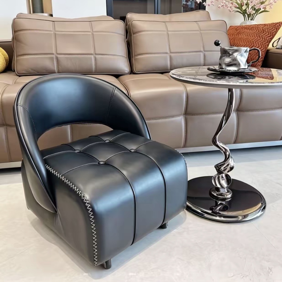 Taburete silencioso con poleas móviles, respaldo de taburete de sofá móvil, taburete doméstico, ruedas universales de cuero de taburete pequeño, taburete bajo en la Sala de estar image 5