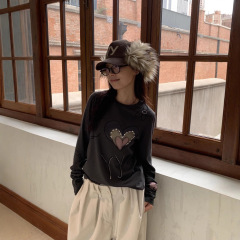 现货韩国小众25早秋新款撞色爱心字母印花钉珠圆领长袖T恤 女上衣
