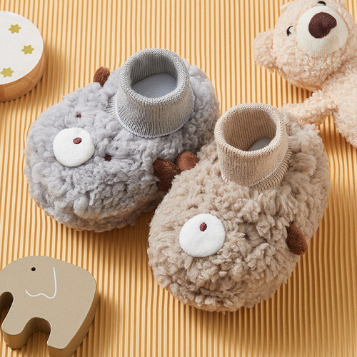 Autumn and winter thickened newborn baby shoes 0-1 year old baby cotton shoes anti-falling soft sole learning shoes and socks warm plus velvet footmuffs