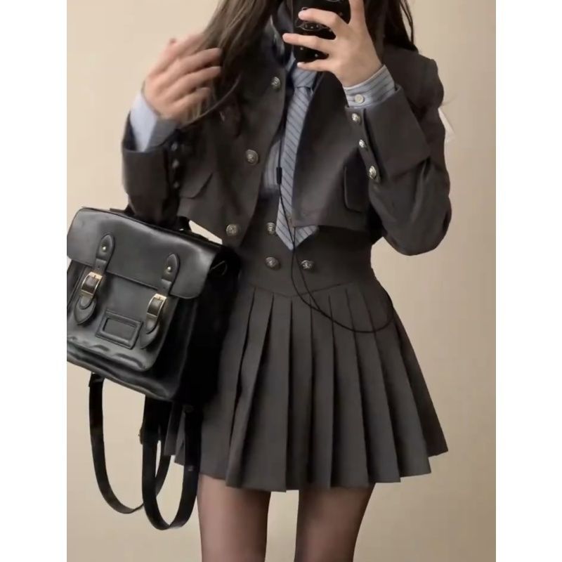 가을 새로운 대학 스타일 짧은 세트 재킷 긴 소매 줄무늬 셔츠 높은 허리 주름 치마 미국 스타일 세트