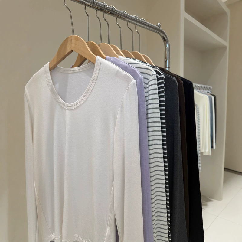 Women's wool, lyocell, and acetate blend base layer top, U-neck, Korean-style long-sleeve T-shirt, slimming striped knit top for autumn and winter Women's wool, lyocell, and acetate blend base layer top, U-neck, Korean-style long-sleeve T-shirt, slimming striped knit top for autumn and winter