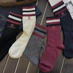 露露の新商品の女性の靴下lulu竹繊維の安可拉紅の3本の棒の中筒の女性の靴下の百合はやせていることが現れます。