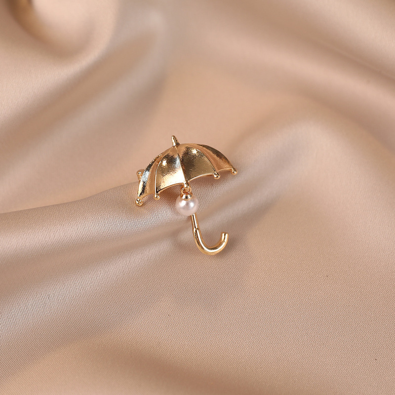 Umbrella-Shaped Pearl Anti-Exposure Brooch with a Unique Design, High-End Creative Pin for Women, Fashionable Brooch, Clothing Accessory