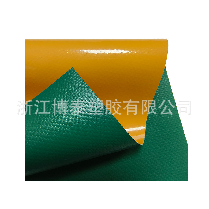 pvc夹网布防雨防雪夹网面料工业用雾面布耐磨损箱包刀刮布pvc篷布
