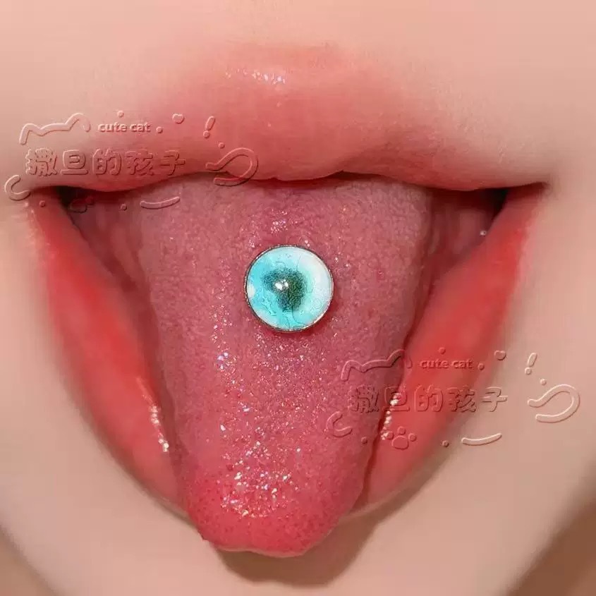 Pointed labret stud close-up product detail
