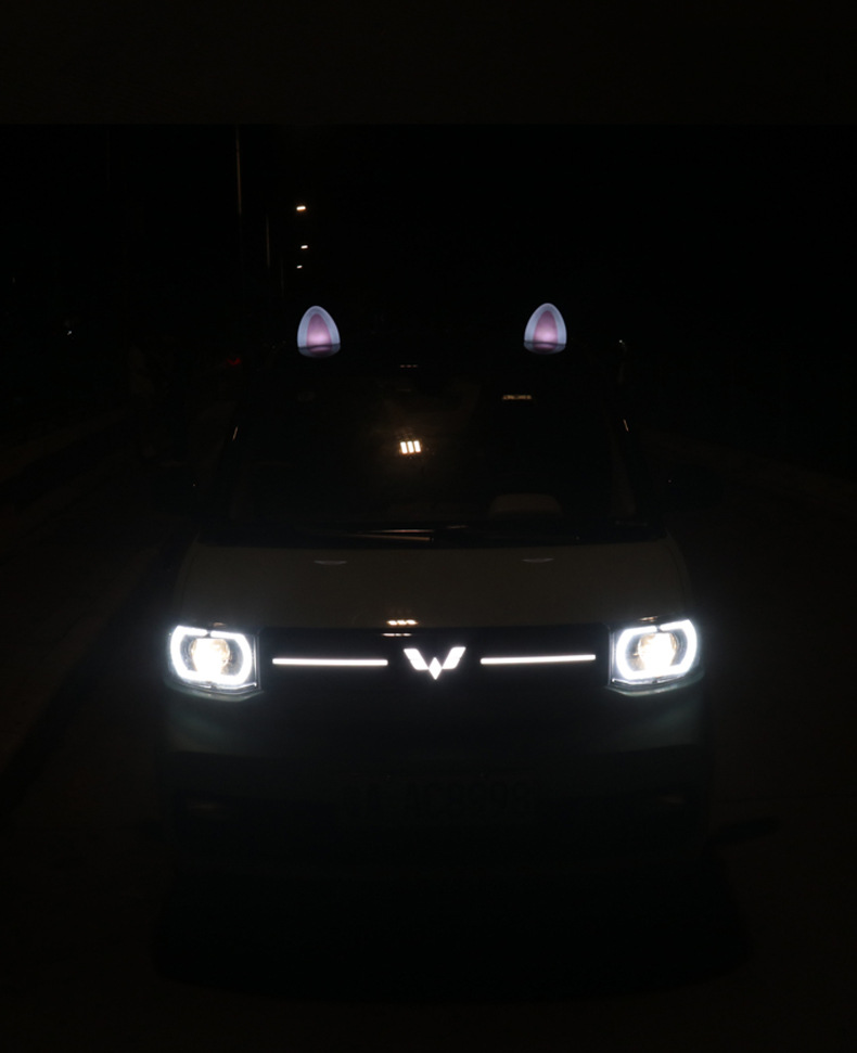 Car Roof Decorative Lights, Cute Cartoon Cat Ear Decorations, Solar-Powered Rechargeable Lights, Car Exterior Ornaments Modification