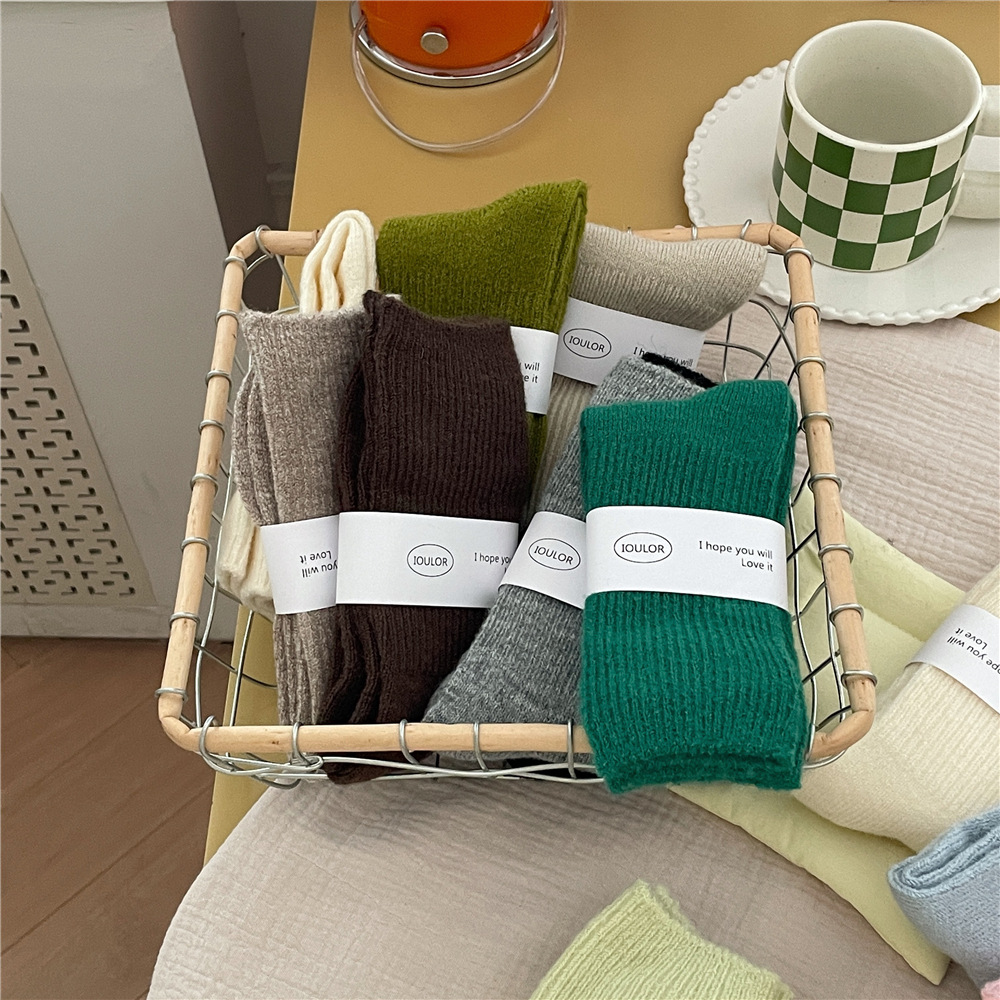 Women's Simple Style Solid Color Wool Polyacrylonitrile Fiber Crew Socks A Pair display picture 7