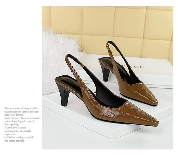 Tacco alto affusolato minimalista in stile 2A03, bocca bassa, piccola punta quadrata, cinturino posteriore scavato, versatile da donna_voghion.com