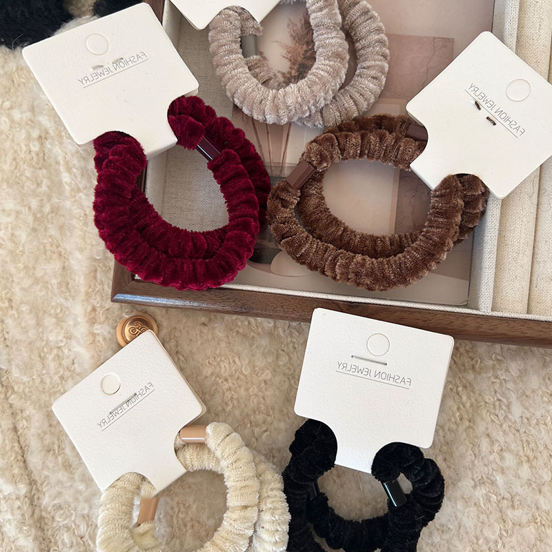20g Weight Hair Tie Hair Accessories Type 1 Piece Quantity Daily Occasion Plush Material Solid Color, Horse Pattern Winter, Autumn, Autumn&Winter Season Women's Gender Simple Style Style Simple Style Women's Solid Color Horse Plush Hair Tie 2