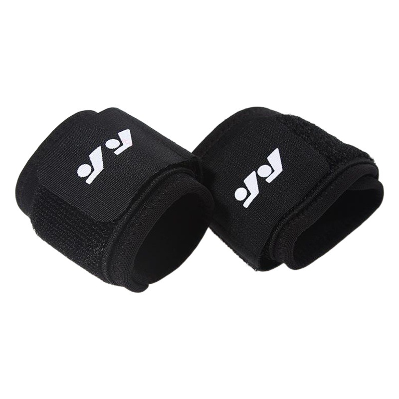 バスケットボールの腕の薄い金は加圧重量挙げを巻いています。