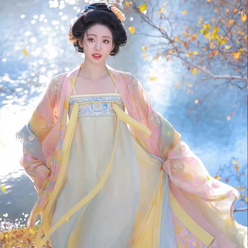 Adult Hanfu with a Floating Light Tang-Style New Chest-Length Hanfu with Large Sleeves and Intricate Embroidery, Daily Fairy-Like Outfit for Spring, Summer, and Autumn