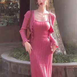 春秋新款短款长袖针织开衫女收腰显瘦吊带连衣裙时尚纯欲两件套装