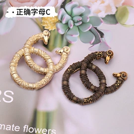 胸针;吊坠;胸花