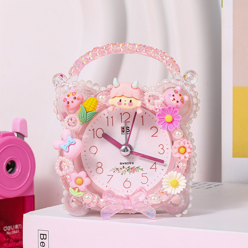Reloj de alarma de cristal paquete de material de bricolaje para niños creativo de dibujos animados crema pegamento hecho a mano reloj de estudiante fabricante pequeño problema