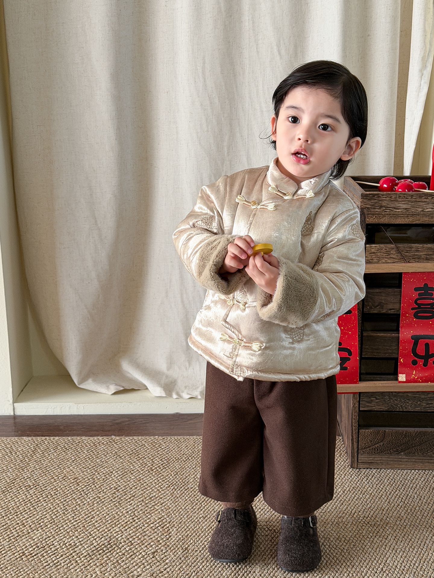 Ropa infantil de azúcar de pera ropa de algodón de niño ropa de invierno engrosada nueva chaqueta de algodón de estilo chino ropa de bebé ropa de Año Nuevo