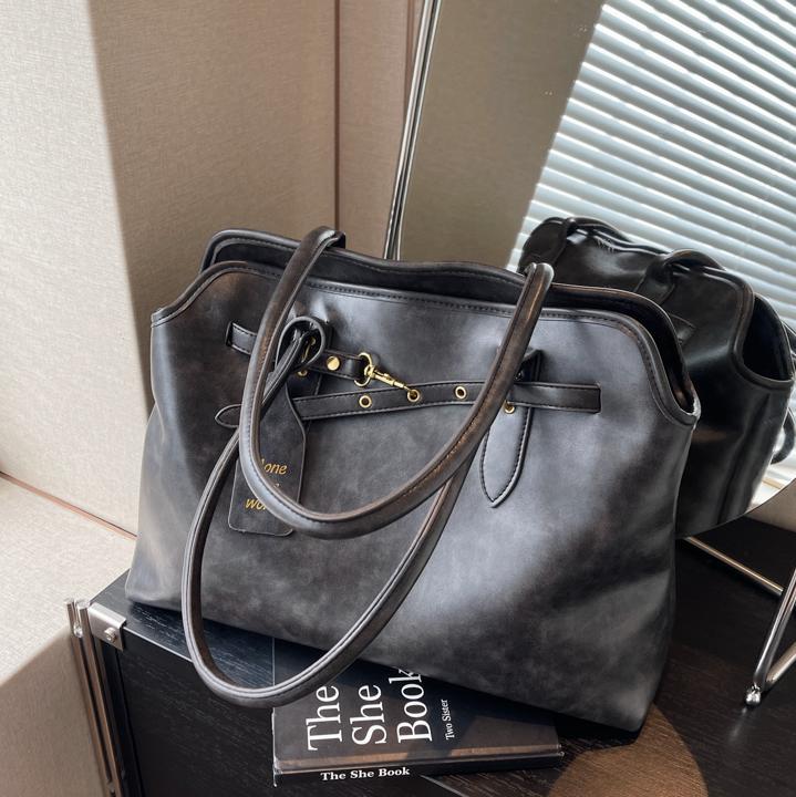 Bolsa de mano de moda retro para mujeres 2024 nueva moda de gran capacidad bolso de hombro de alta explosión bolso de brazo