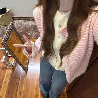 韩系粉色假两件短款针织开衫女撞色条纹外搭2026春秋季氛围感上衣