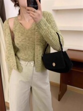 韩版春秋短款修身显瘦针织开衫吊带背心女两件套气质V领毛衣外套