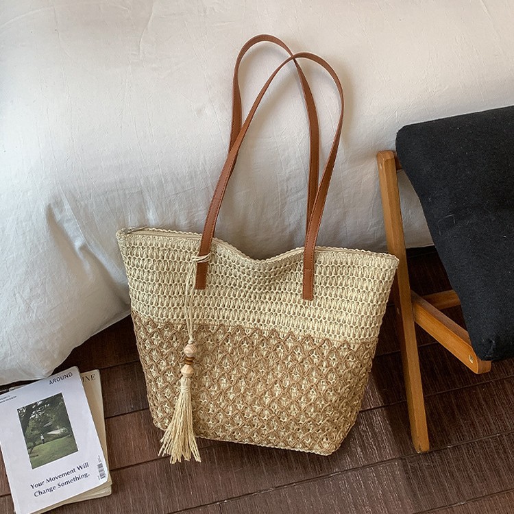 Handgemaakte rieten schoudertas van rotan met lederen details_voghion.com