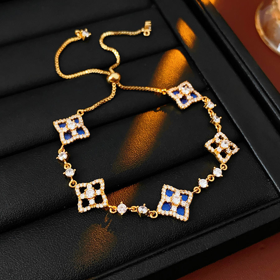 Zircon hueco flor de frita pulsera de extracción estilo estilo francés personalidad pulsera de lujo ligero joyas de mano de alta calidad