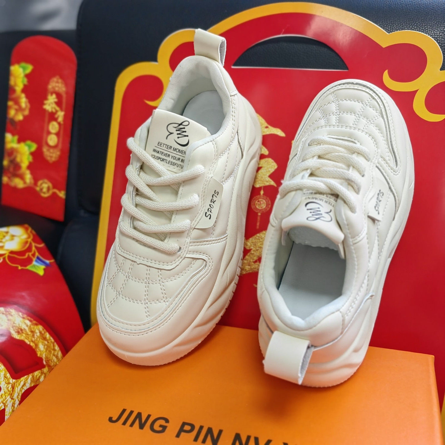 Esta temporada, los nuevos zapatos de mujer de estilo académico, zapatos de suela gruesa, zapatos deportivos casuales para estudiantes, zapatos blancos con suela plana