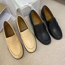 ����ţ؛��ݸ�a row�¿���Ƥ�ָ�һ�_�Ř���Ь���δ��ٴ�߸�Ь