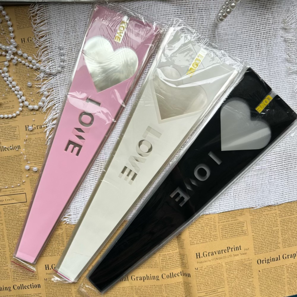 Bolsa triangular Bolsa de flores individuales Carnation Bolsa de rosas Bolsa de flores Ventana del corazón del día de San Valentín Bolsa de un solo ramo Bolsa de embalaje Amor