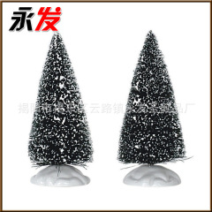 メーカー直販のミニクリスマスツリー麻の木の上に雪麻の木があります。