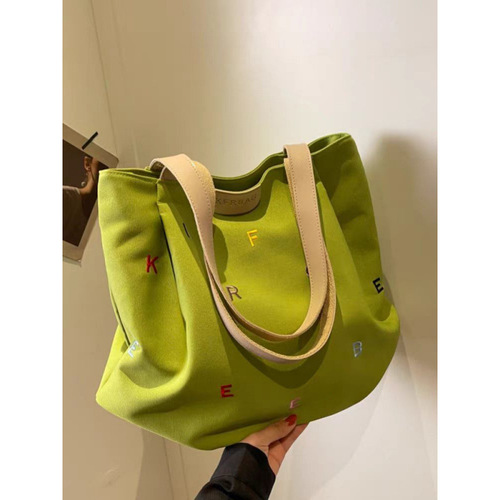 Large-capacity canvas bag for women, 2024 new fashion embroidered letter shoulder bag, fresh and clean student tote bag