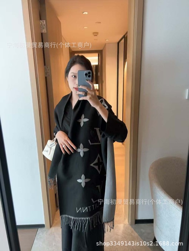正确版本长双面仿羊绒围巾女高级感秋冬老花字母披肩加大保暖加厚|undefined