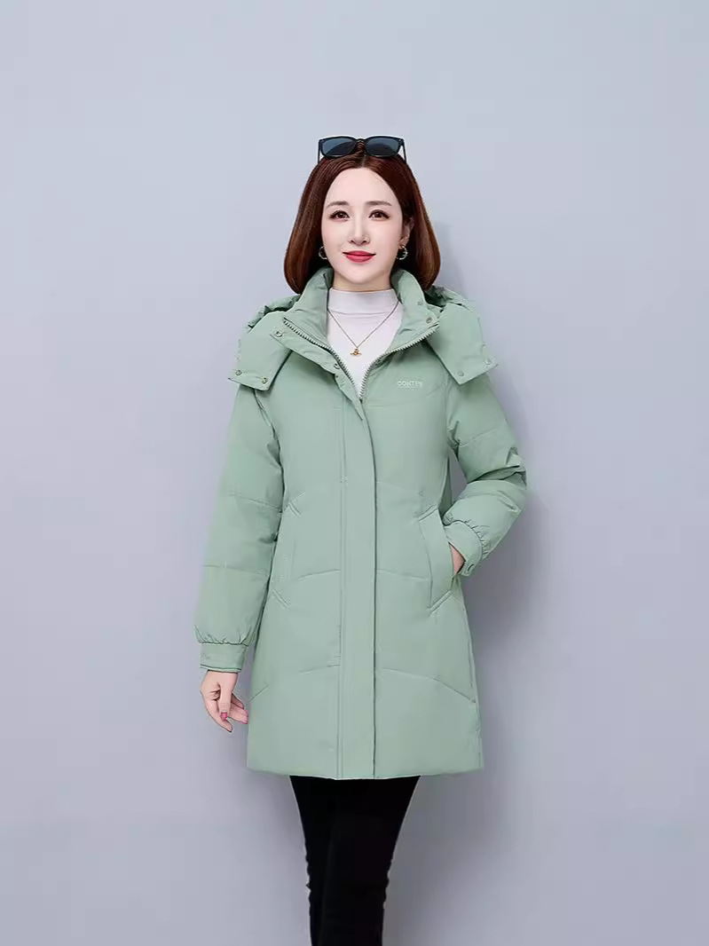 2025 nueva moda de la madre de estilo extranjero de gran tamaño blanco chaqueta de plumón ligera para mujeres de invierno grueso abrigo largo
