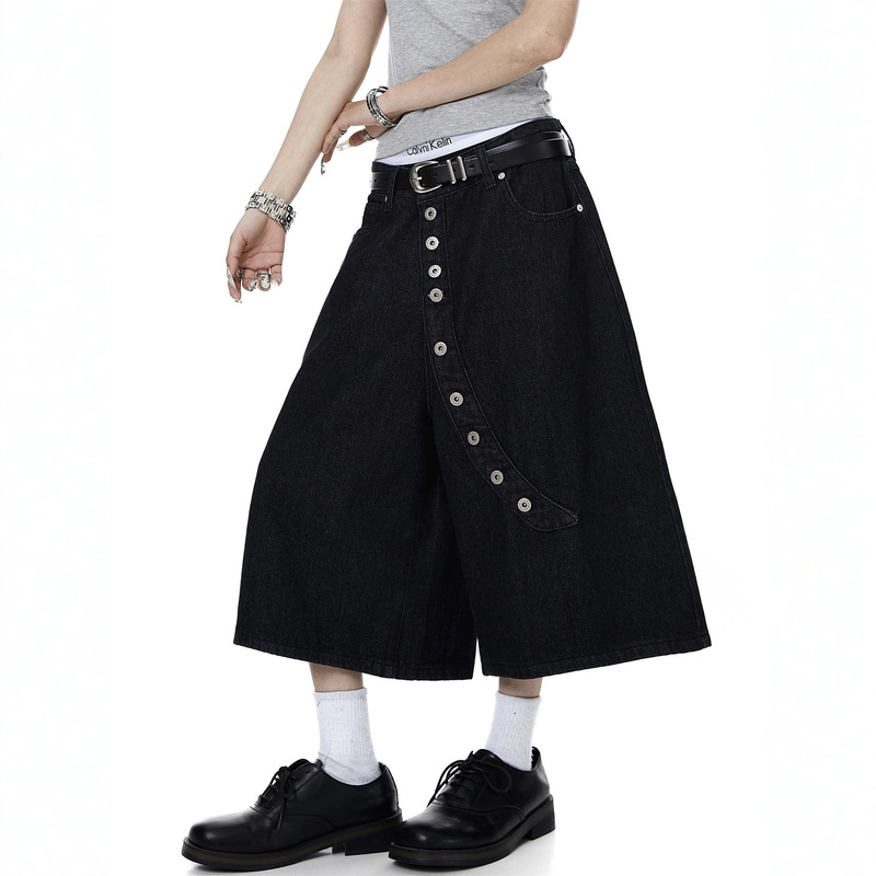 American-Style Deconstructed Diagonal Placket Buttoned Raw Denim Cropped Pants for Men, Summer Vintage Design Wide-Leg Shorts American-Style Deconstructed Diagonal Placket Buttoned Raw Denim Cropped Pants for Men, Summer Vintage Design Wide-Leg Shorts