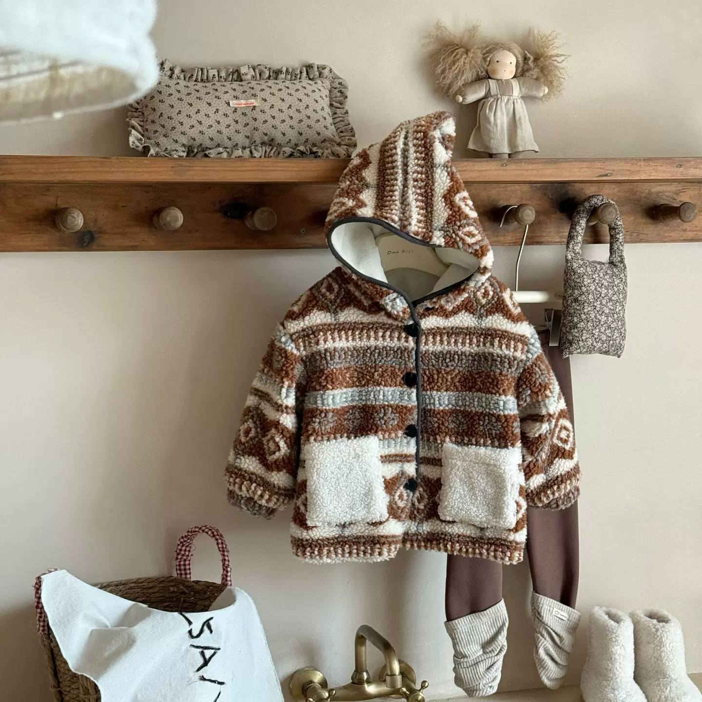 女童韩版加厚外套2025深秋冬新款儿童费尔岛系毛毛加厚外套