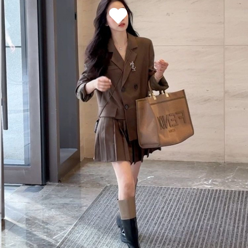 设计感假两件拼接压褶西装连衣裙新款显瘦百褶短裙|undefined