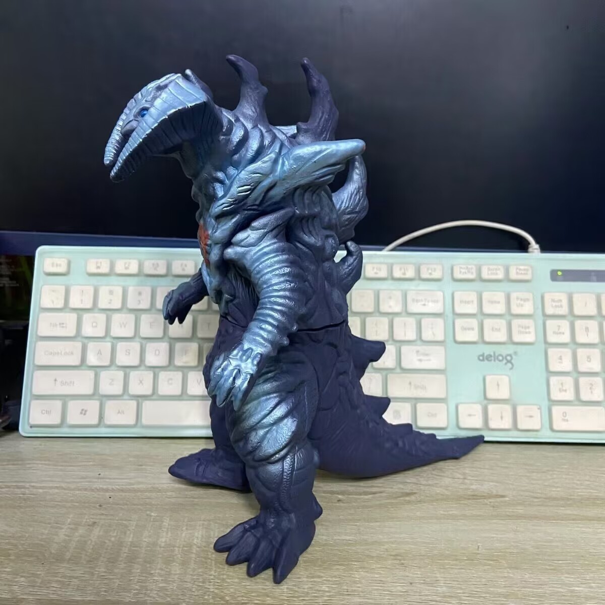 大型モンスタービニールソフトラバーウルトラマンモンスターおもちゃ男の子子供のおもちゃ夜市景勝地露店モンスター