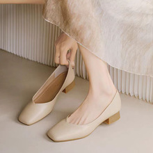 裸色软皮奶奶鞋女粗跟2025年新款法式中跟女鞋夏季软皮不累脚单鞋