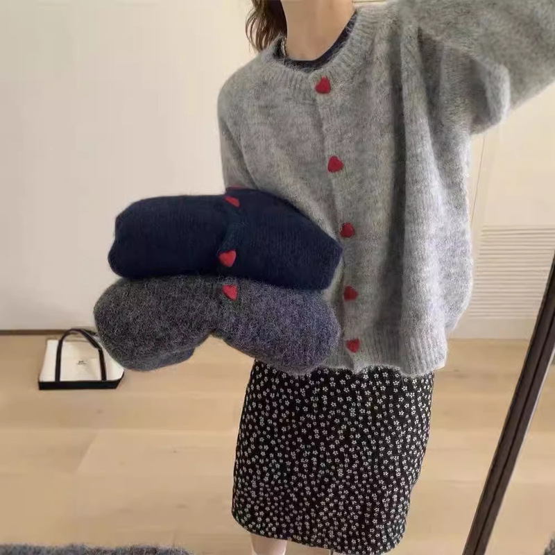 Minimalist Korean-Style Heart-Button Cardigan Sweater 2024 New Autumn and Winter Loose Soft Thick Commuter Korean-Style New Model