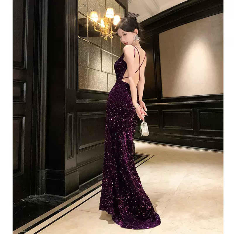 2025生日订婚晚礼服高端轻奢红色敬酒服晨袍新娘宴会性感吊带连衣