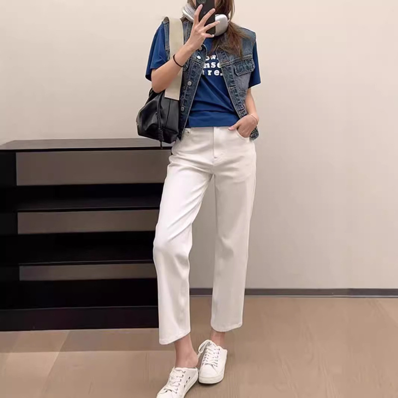 Thirteen lines series of small straight leg jeans all around! Soft Slim Cropped Smoke Pants