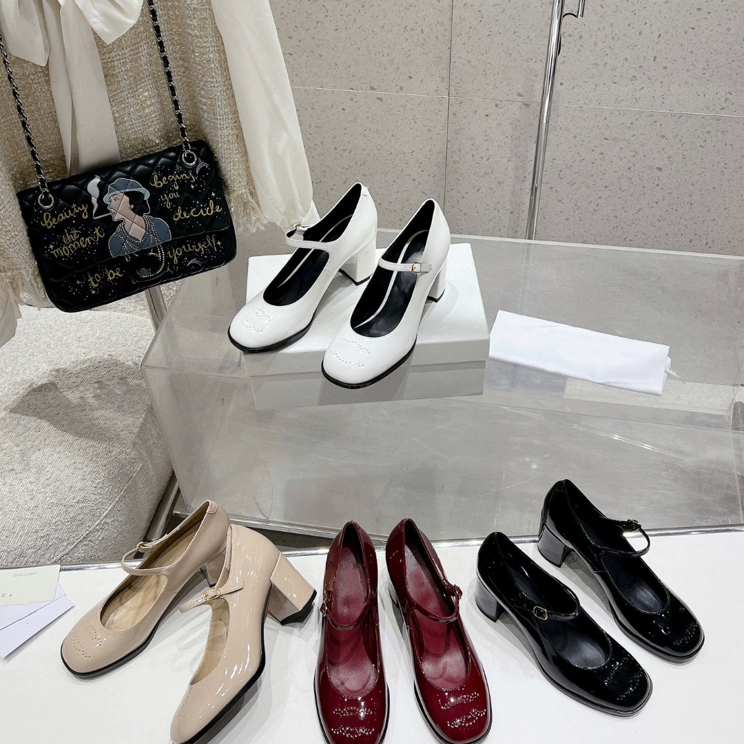 Кнопка французские женские туфли Maryen 2025 новые кожаные круглые головы сладкие толстые женские туфли на средней каблуке