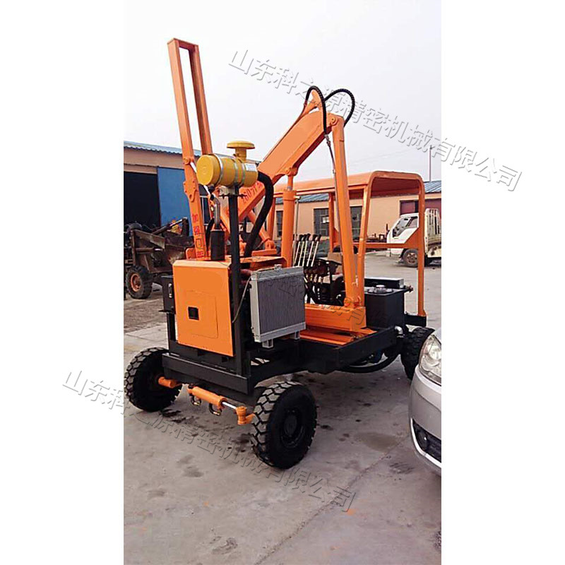 公路护栏钢管压桩设备 公路护栏自动打桩机 高速公路护栏钻孔机