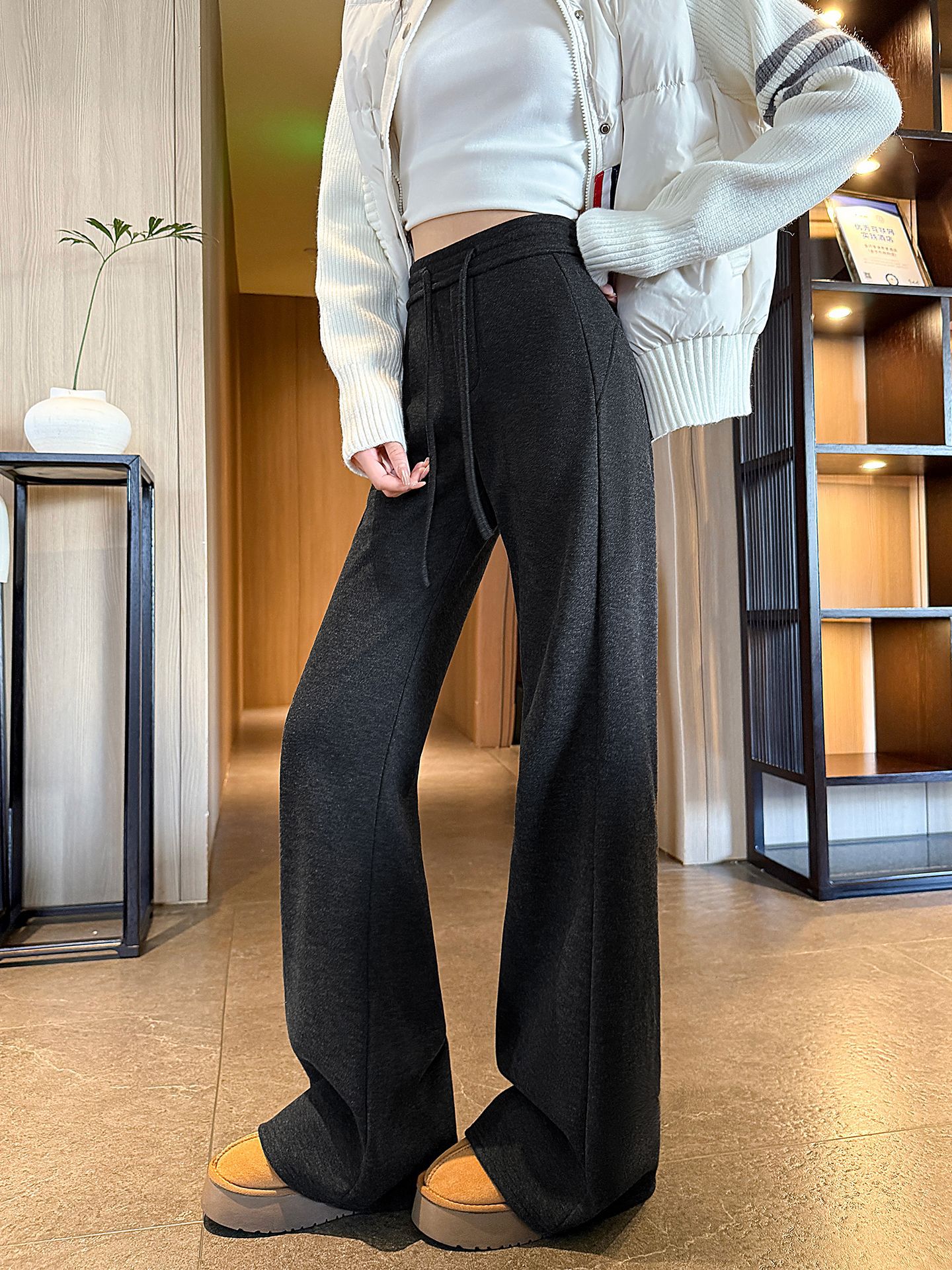 Pantalones de lana gruesas de cintura alta de boquilla de mujer otoño y invierno delgando pantalones de tracción casuales americanos micropantalones image 6